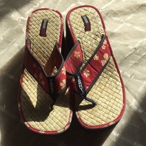 Tommy Hilfiger block flip flops